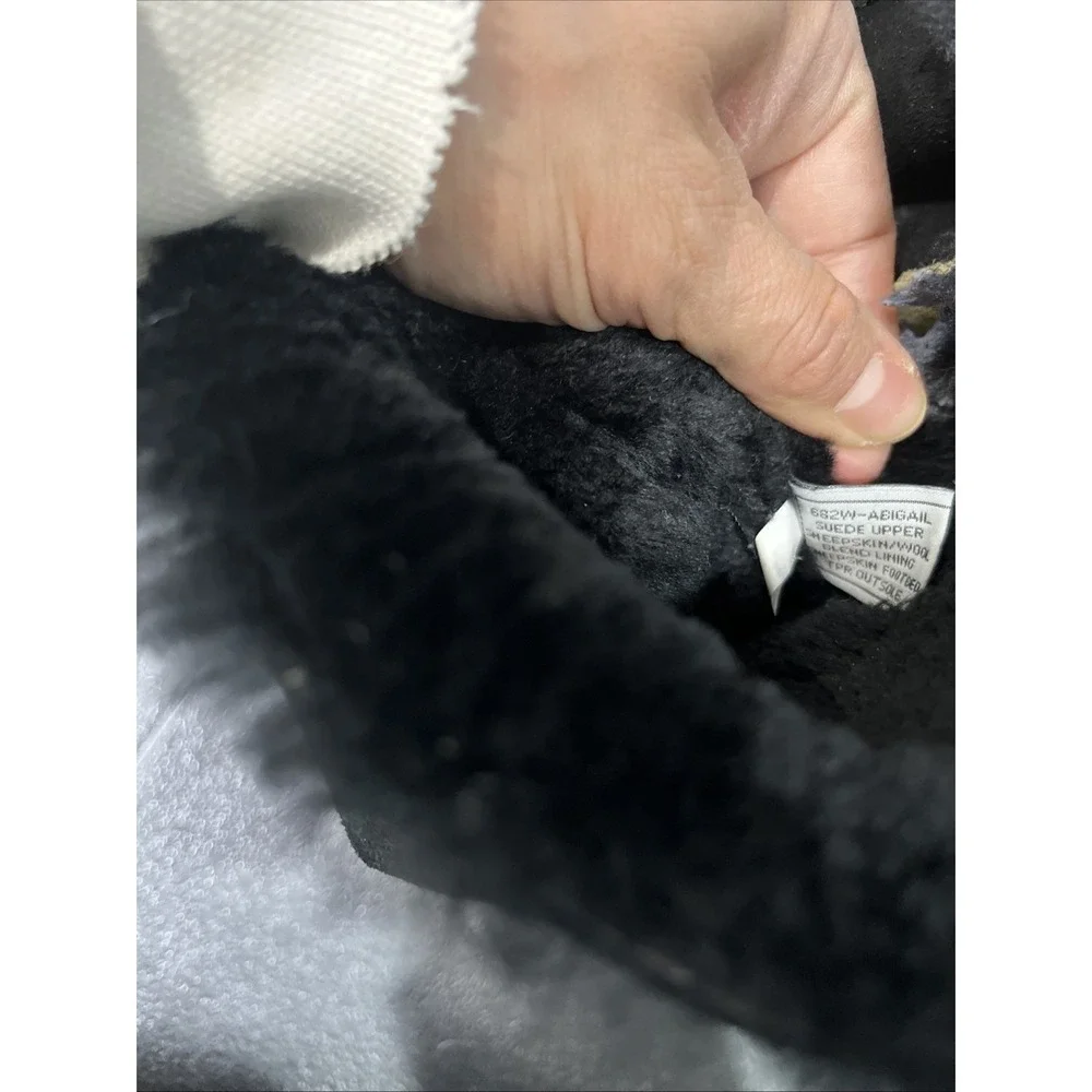 Bearpaw‎ Boots Womens 10 Black Abigail Suede Sheepskin Toggle Mid Calf 682W Fur